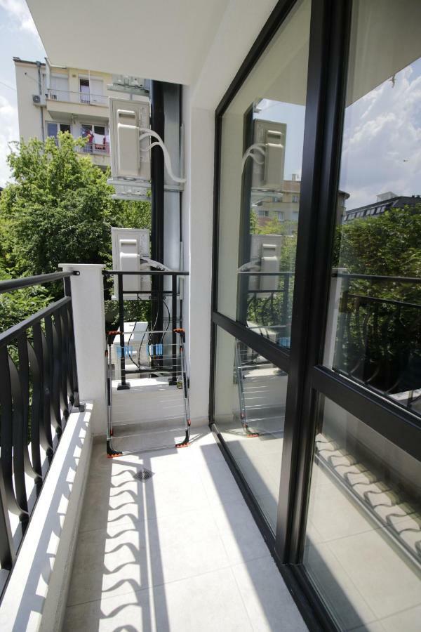 La Familia Apartments Varna Exterior photo